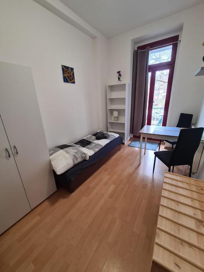 Flex Aparts - 2-Raum Wohnung In Zwickau Mit Balkon Bagian luar foto